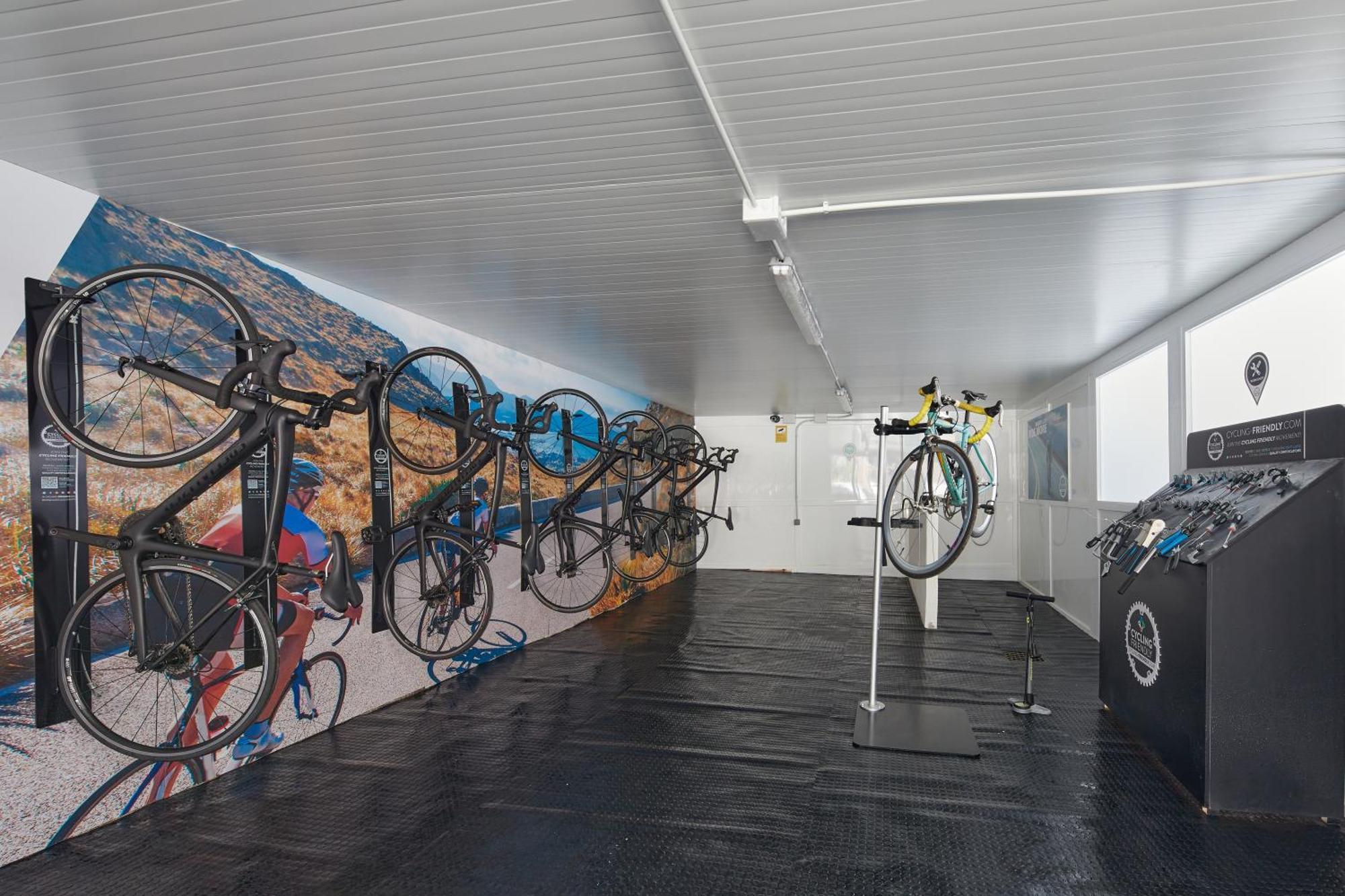 Secrets Mallorca Villamil Resort & Spa - Adults Only Peguera Exteriér fotografie The bike room