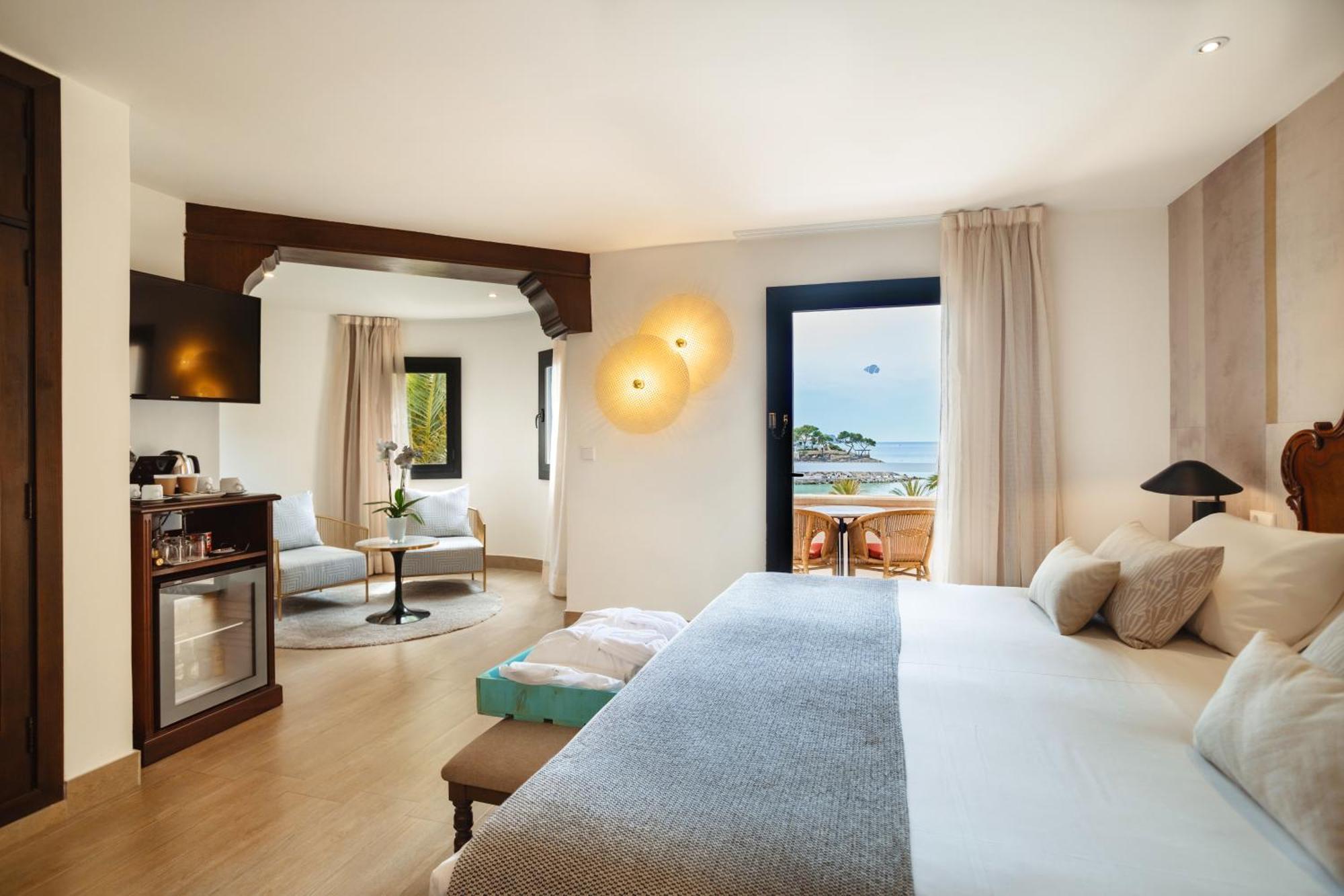 Secrets Mallorca Villamil Resort & Spa - Adults Only Peguera Exteriér fotografie A room at the hotel