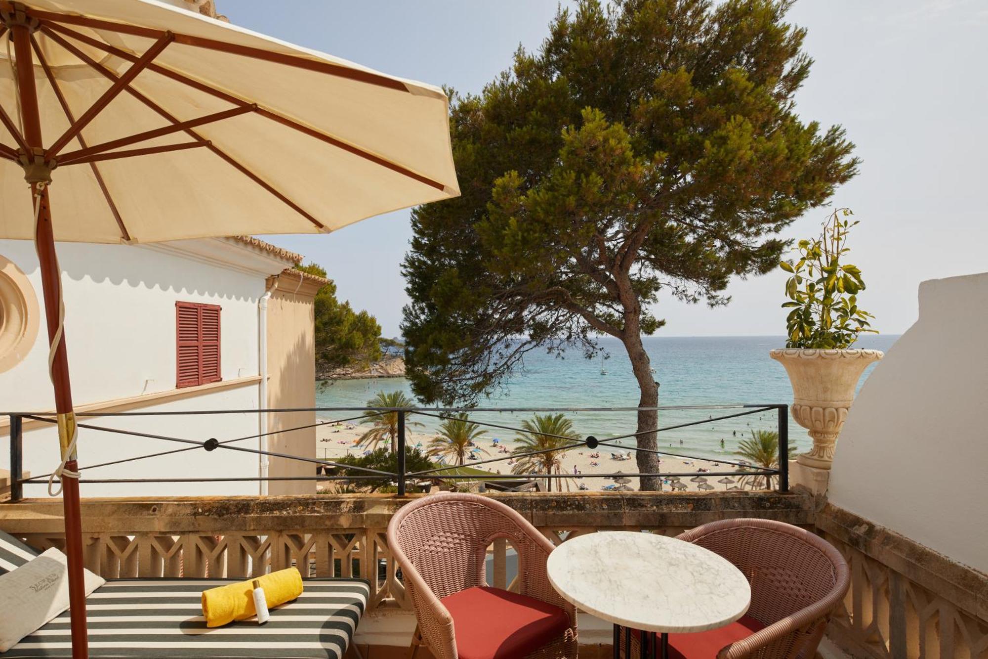 Secrets Mallorca Villamil Resort & Spa - Adults Only Peguera Exteriér fotografie View of the beach from the hotel