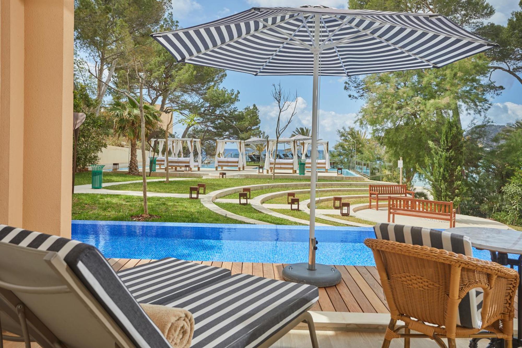 Secrets Mallorca Villamil Resort & Spa - Adults Only Peguera Exteriér fotografie The hotel's pool