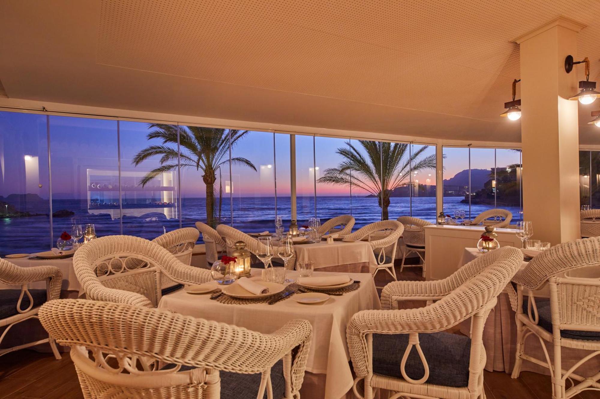 Secrets Mallorca Villamil Resort & Spa - Adults Only Peguera Exteriér fotografie Restaurant at the Hotel