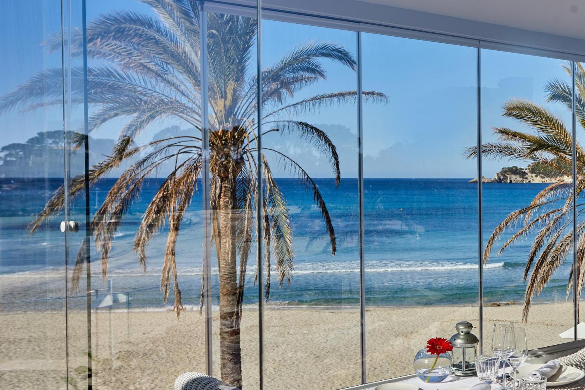Secrets Mallorca Villamil Resort & Spa - Adults Only Peguera Exteriér fotografie View of the beach from the hotel