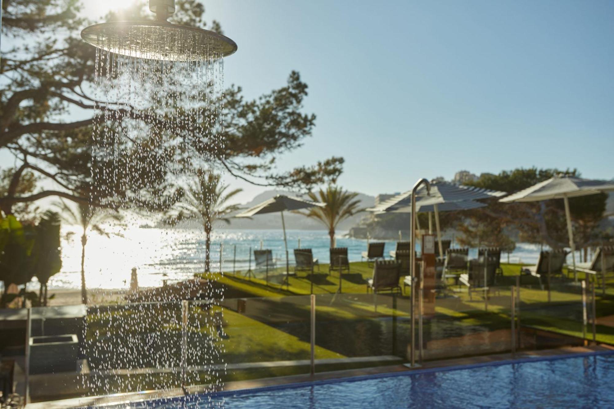 Secrets Mallorca Villamil Resort & Spa - Adults Only Peguera Exteriér fotografie The pool at the hotel